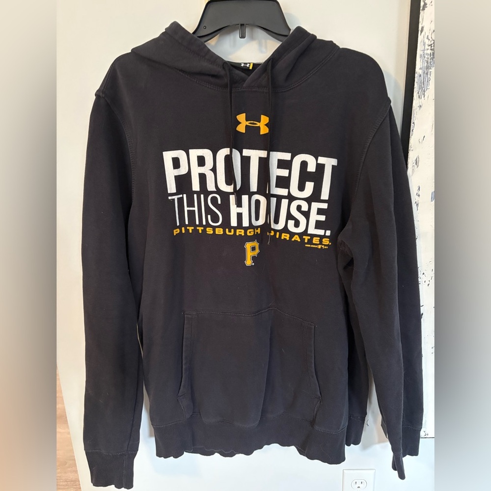 Under Armour Pullover Hoodie w/hoodie pocket. L. See photo for saying on front.